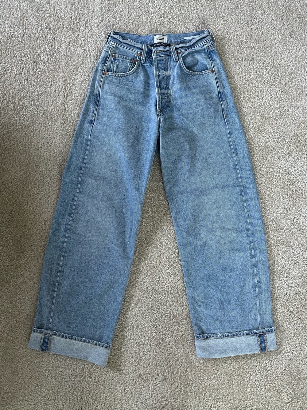 Citizens of Humanity Ayla Baggy Cuffed Crop Jeans in Skylights (size 24)